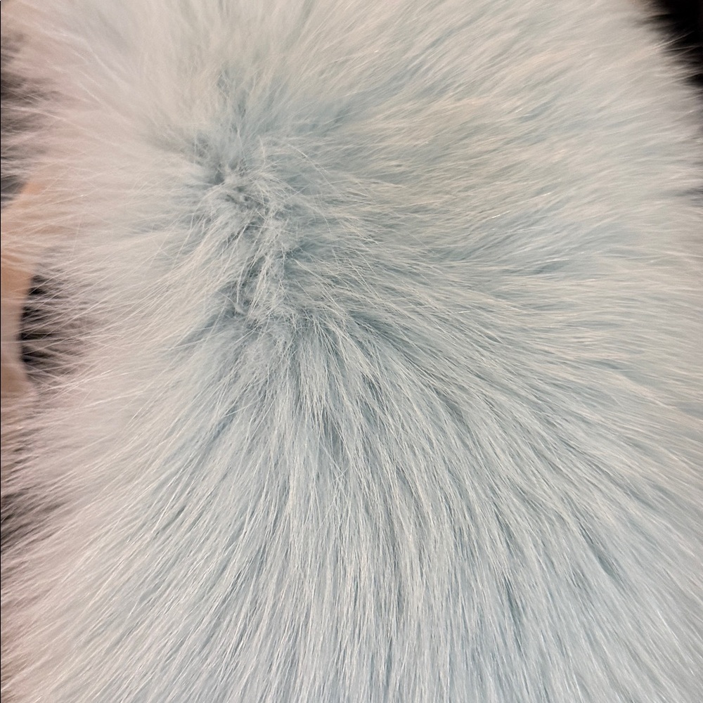 Collar fox fur  - blue -almost baby blue as in picture 35” long - Picture 5 of 7